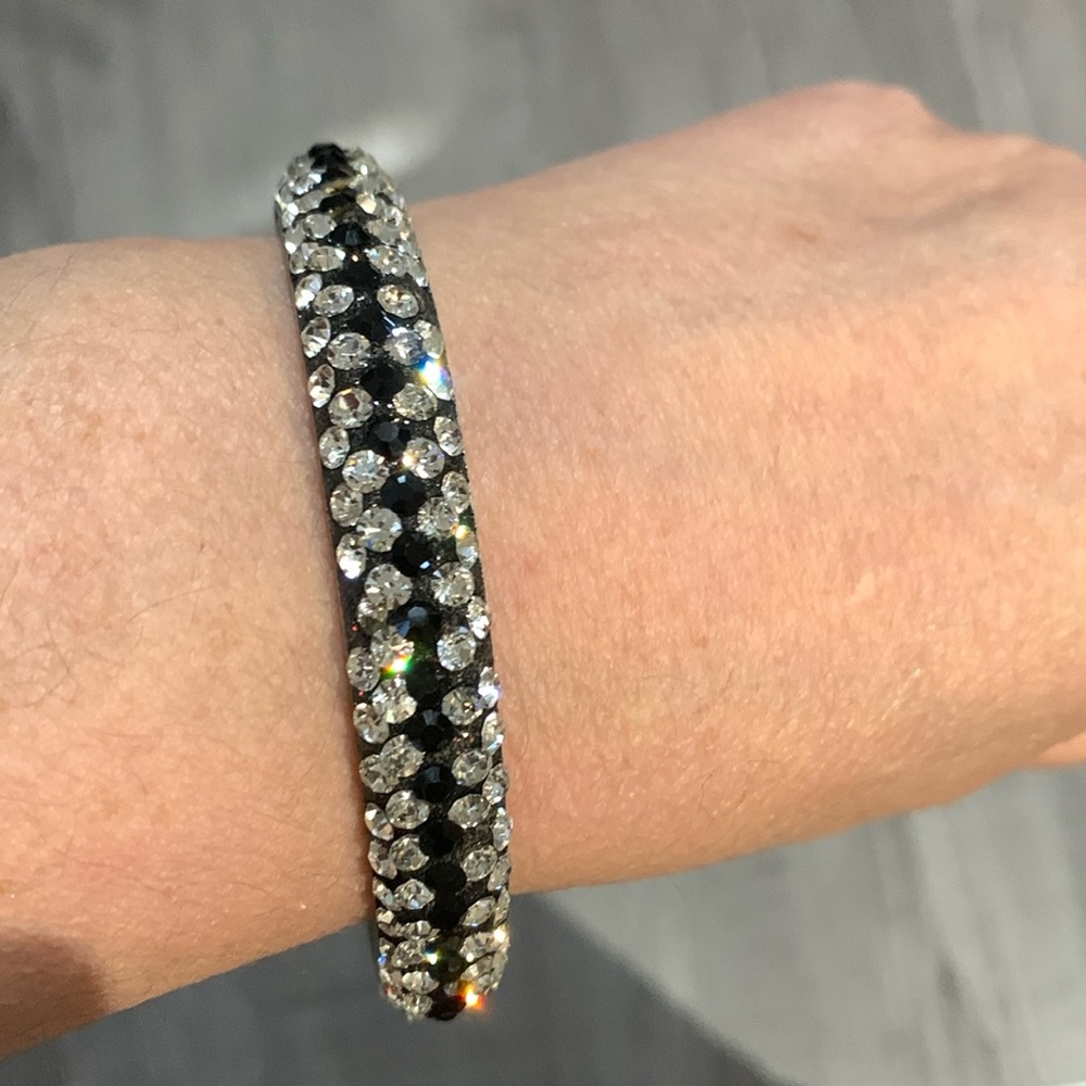 Beautiful bracelet with lots of sparklr